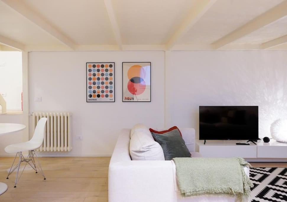 Navigli-Bocconi Spazio Luce Design Apartment Milan Luaran gambar