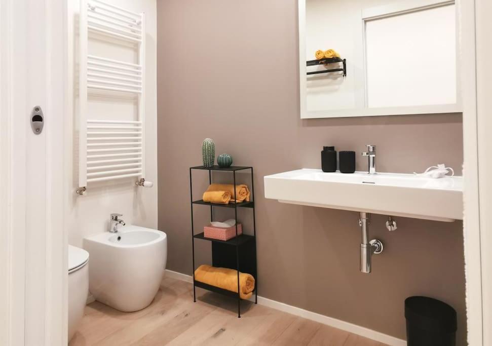 Navigli-Bocconi Spazio Luce Design Apartment Milan Luaran gambar